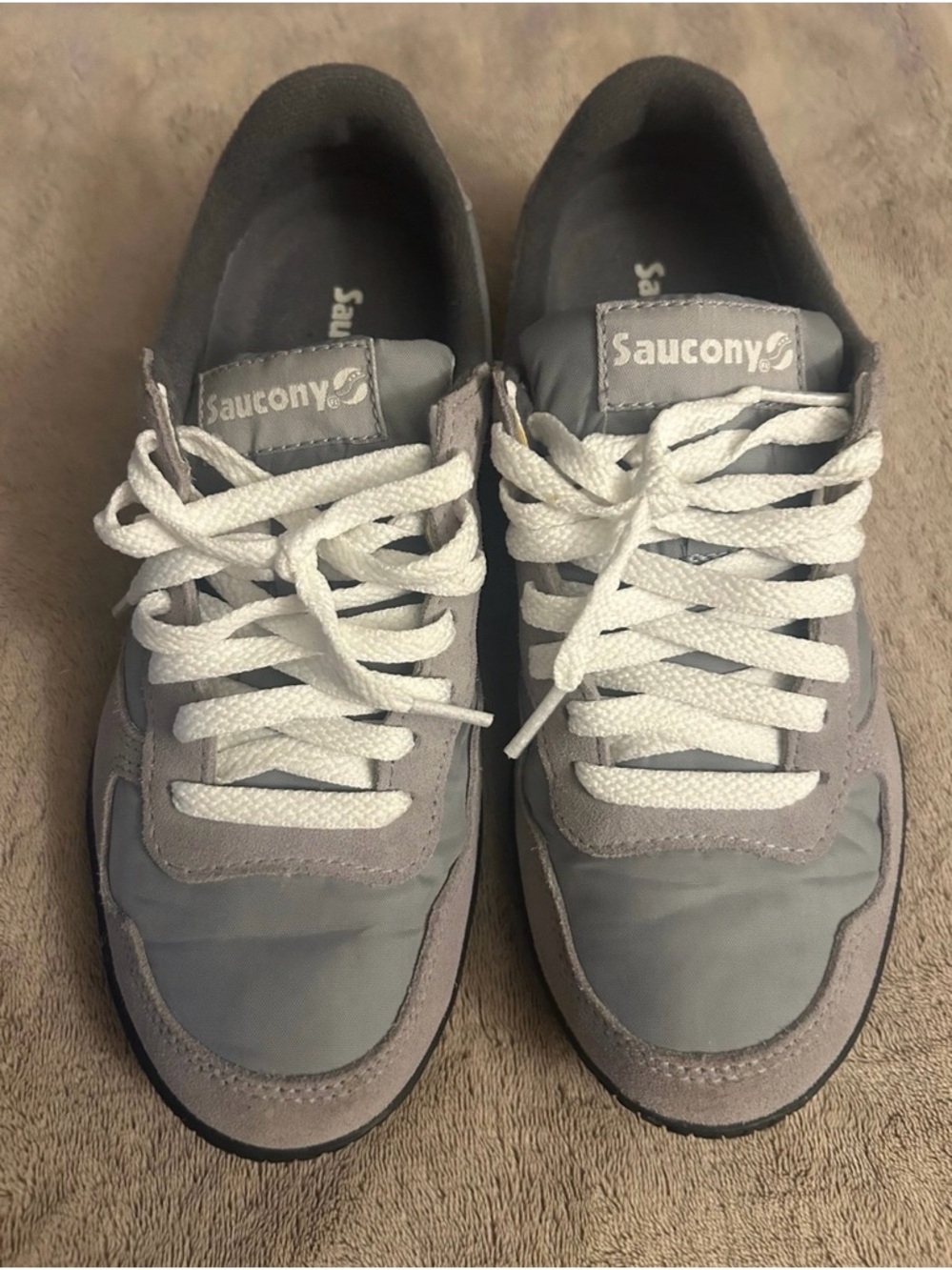 Saucony Light Gray Suede & Nylon Sneakers with White Laces size 7.5